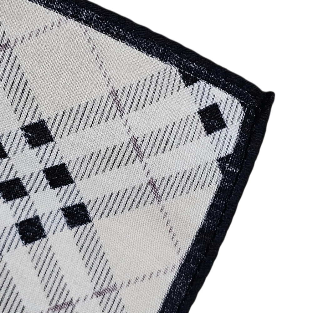 BURBERRY SCARF - Picture 9 of 12